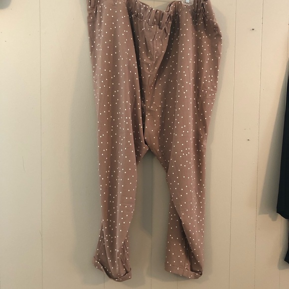 Mauve polka dotted skinny leg trousers from Torrid size 4 - Picture 2 of 5